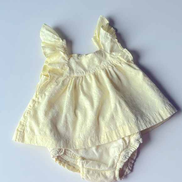 Baby Gap 2 piece girl outfit set EUC size 18-24 months - Picture 2 of 3